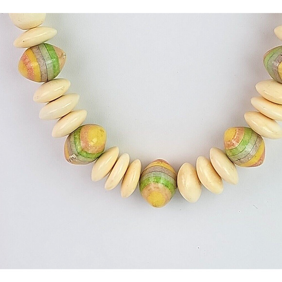 Chunky Necklace Cream Pastel Striped Resin Bead Round and Disk Vintage 80s - Picture 6 of 9